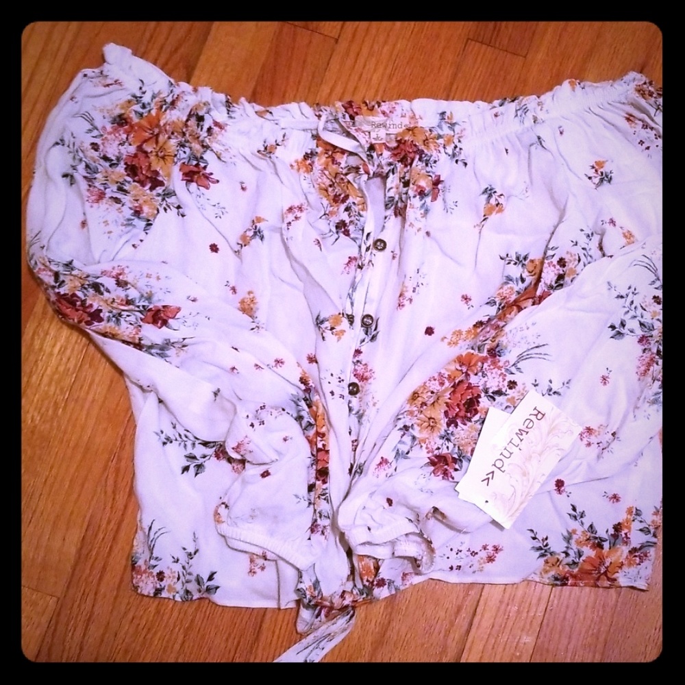 Cute off the shoulder top-nwt.